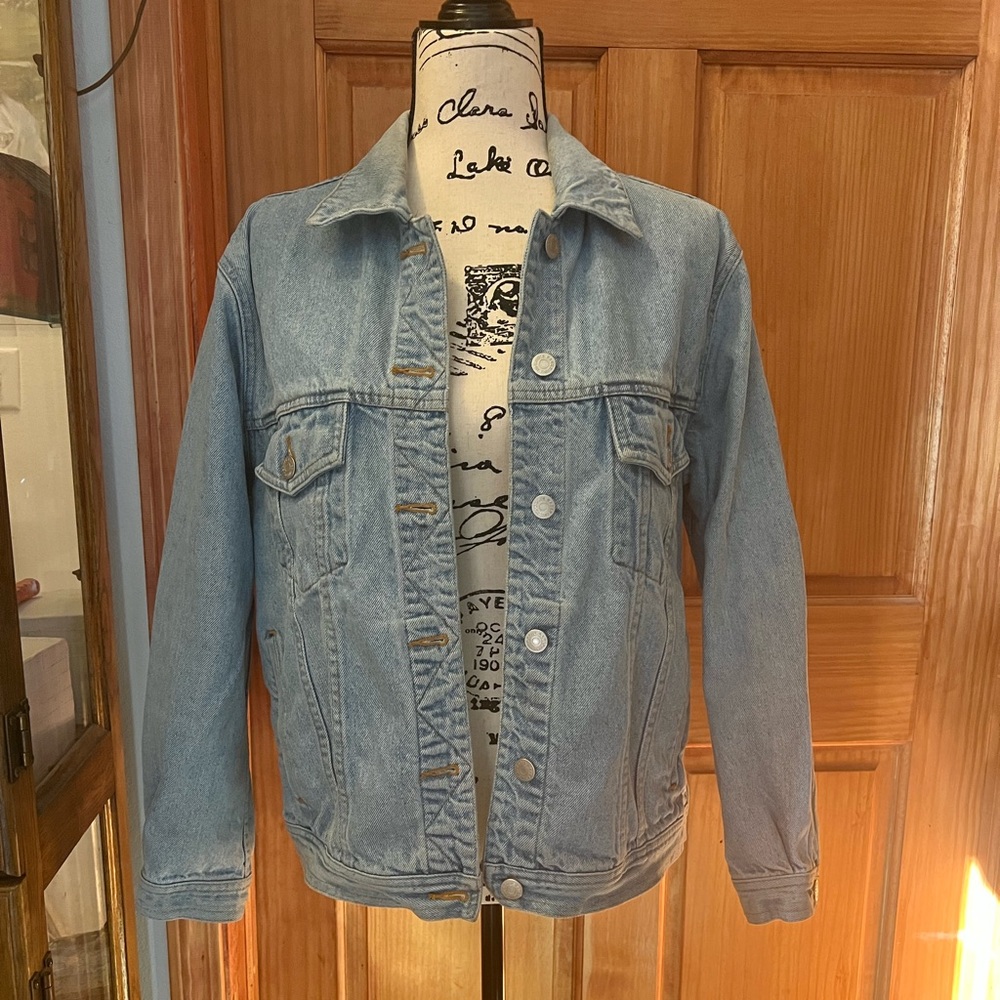 Eddie Bauer Jean Jacket.  Size S/P.  In excellent condition!